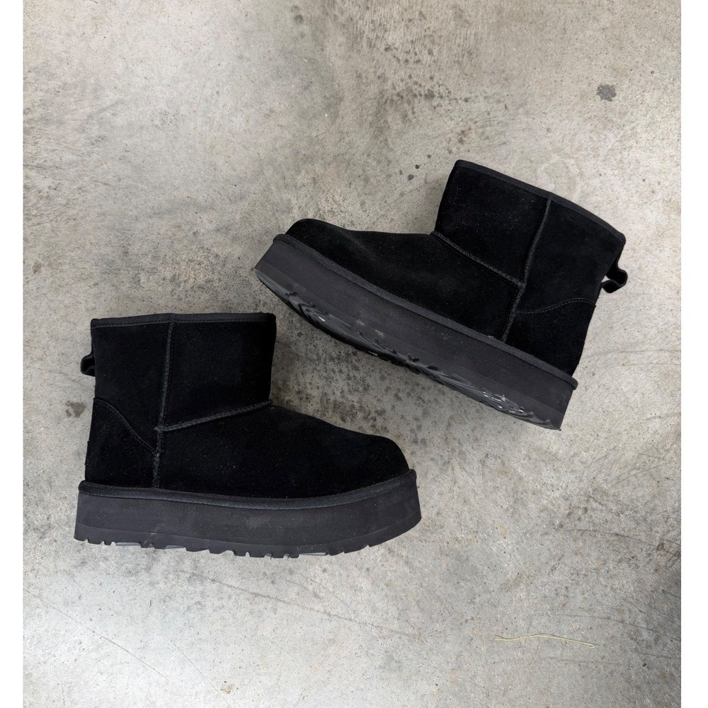 UGG Classic Mini Platform Black Suede Boots Women 6 1134991 Chunky Sole
